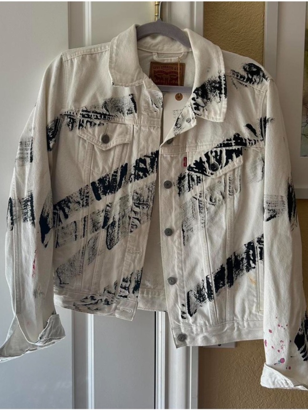 Levi's White Jacket with Black Brushstroke Detail